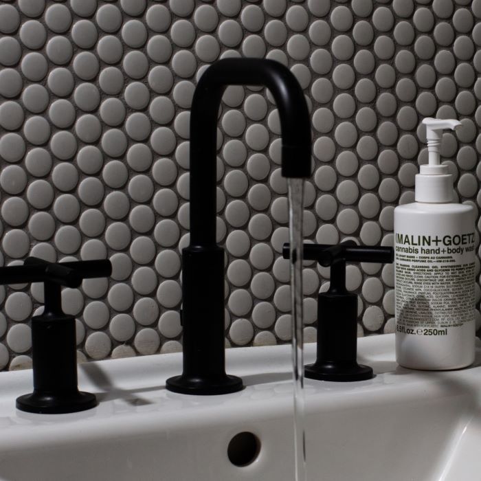 cannabis hand+body wash.